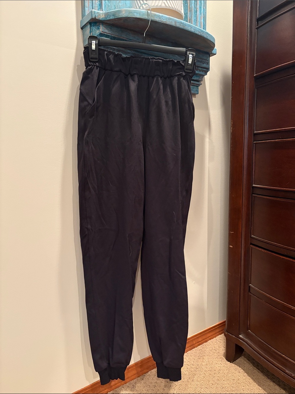 Lululemon Black Elastic-Waist Joggers